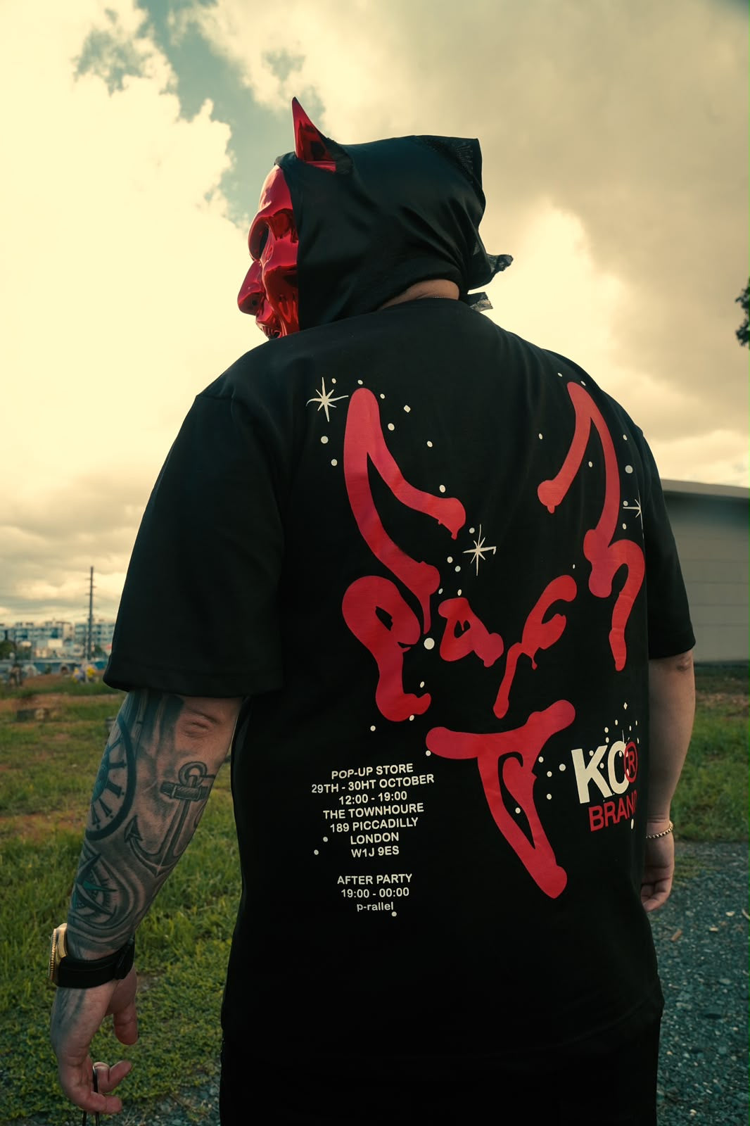 Demon tee black and red