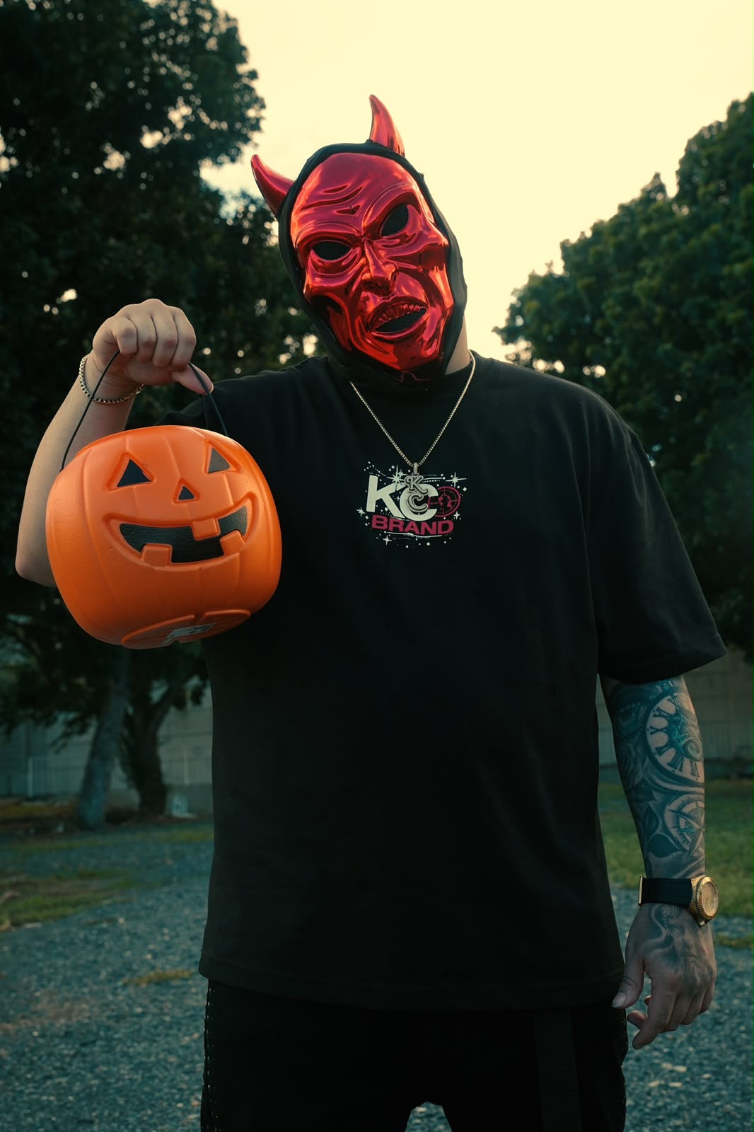 Demon tee black and red