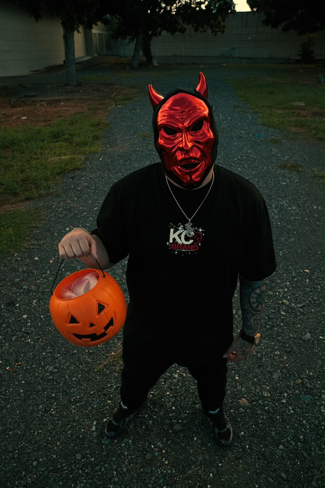 Demon tee black and red